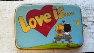 Пряник великий Love is