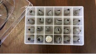 Набір кондитерських насадок розмір M. 24 штуки