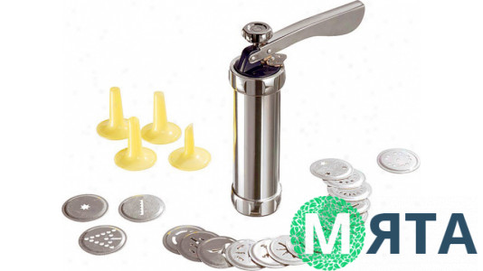 Шприц кондитерський з насадками.