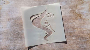 Трафарет Дівчина №3, 12 см