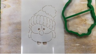 Вирубка + трафарет Сова у шапці Вирубка + трафарет Сова у шапці