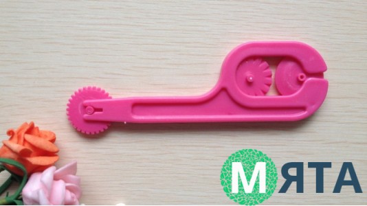 Колесо для нарезки мастики с 3 насадками