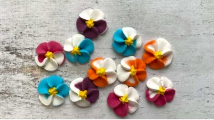 Набор сахарных украшений "Фиалки"