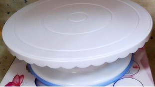 Поворотный стол с оборкой, пластик