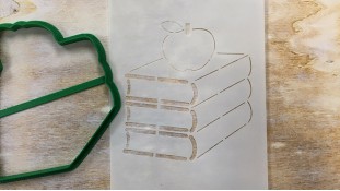 Вырубка + трафарет Книга с яблоком