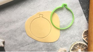 Вырубка Ёлочный шар Вырубка Ёлочный шар