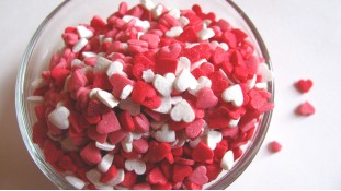 Сахарная посыпка Сердечки №5 красно-белые-розовые