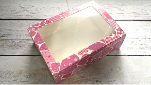 Коробка 11,5х15,5х5 см с окном Розовые Сердца
