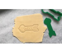 Вырубка + штамп Стрела Love