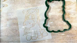 Вырубка + трафарет Лошадка Вырубка + трафарет Лошадка